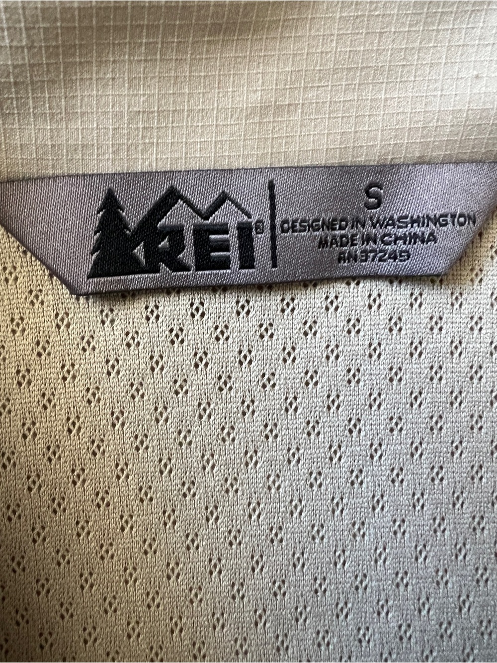 REI Hiking Travel Shirt S Beige Vented Roll Tab Sleeve Outdoor Top - Picture 5 of 16